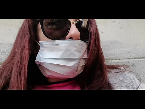 ❤️ Nicoletta o iphetetsa ho moahelani oa hae le pees ka karacheng ea hae (Special Covid19 Italy Quarantine) Video ea bootsoa ❤